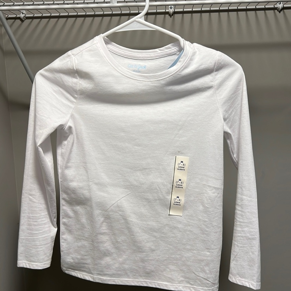 NWT * Cat & Jack Kids White Long Sleeve T-Shirt in Size Medium (7/8)